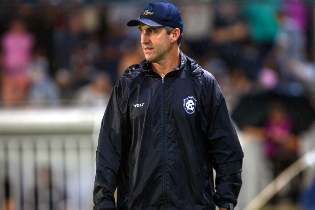 Léo Condé deixa o comando do Clube do Remo depois da derrota contra o Bahia nesta segunda-feira (14) - Samara Miranda/Remo