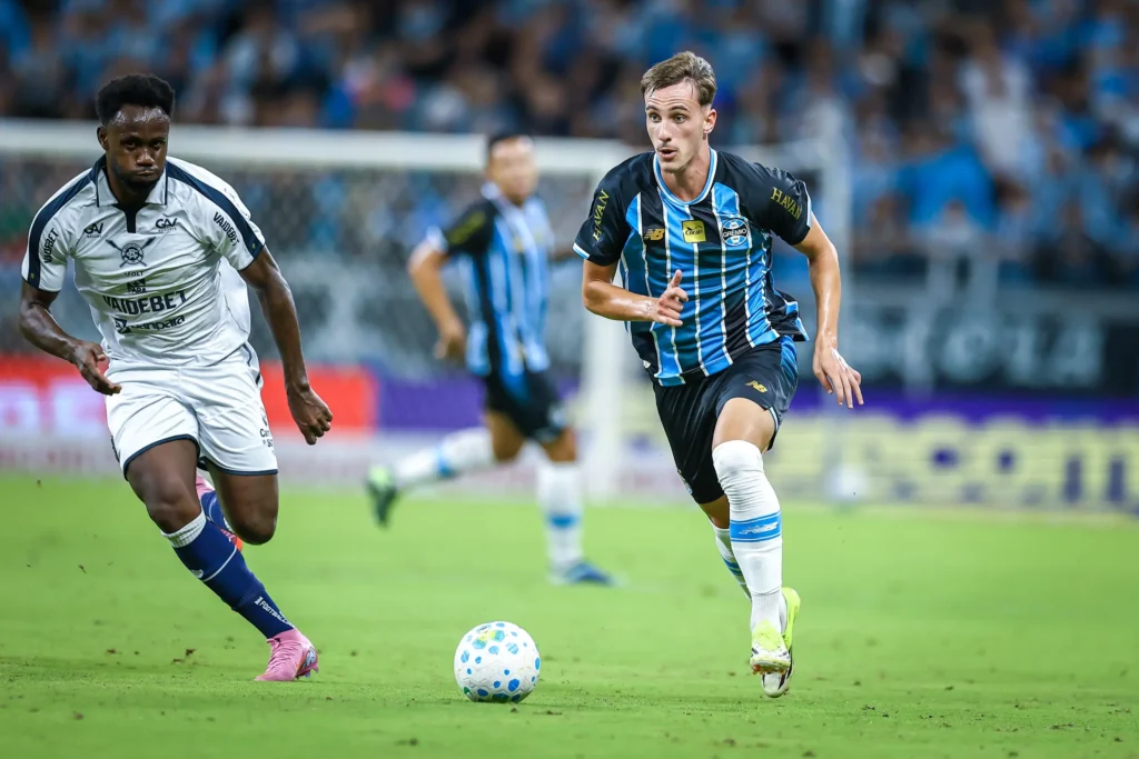 Remo e Grêmio se enfrentam nesta quarta-feira pela 29ª rodada do Campeonato Brasileiro.
